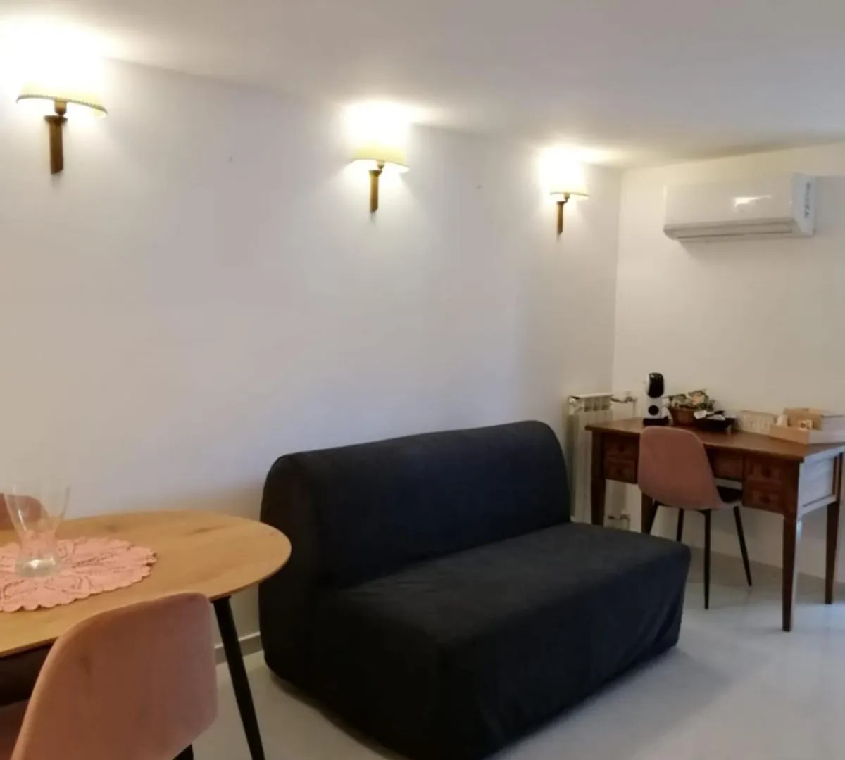 Apartment Casa Vacanze Domus Ai Mannesi Naples Italy